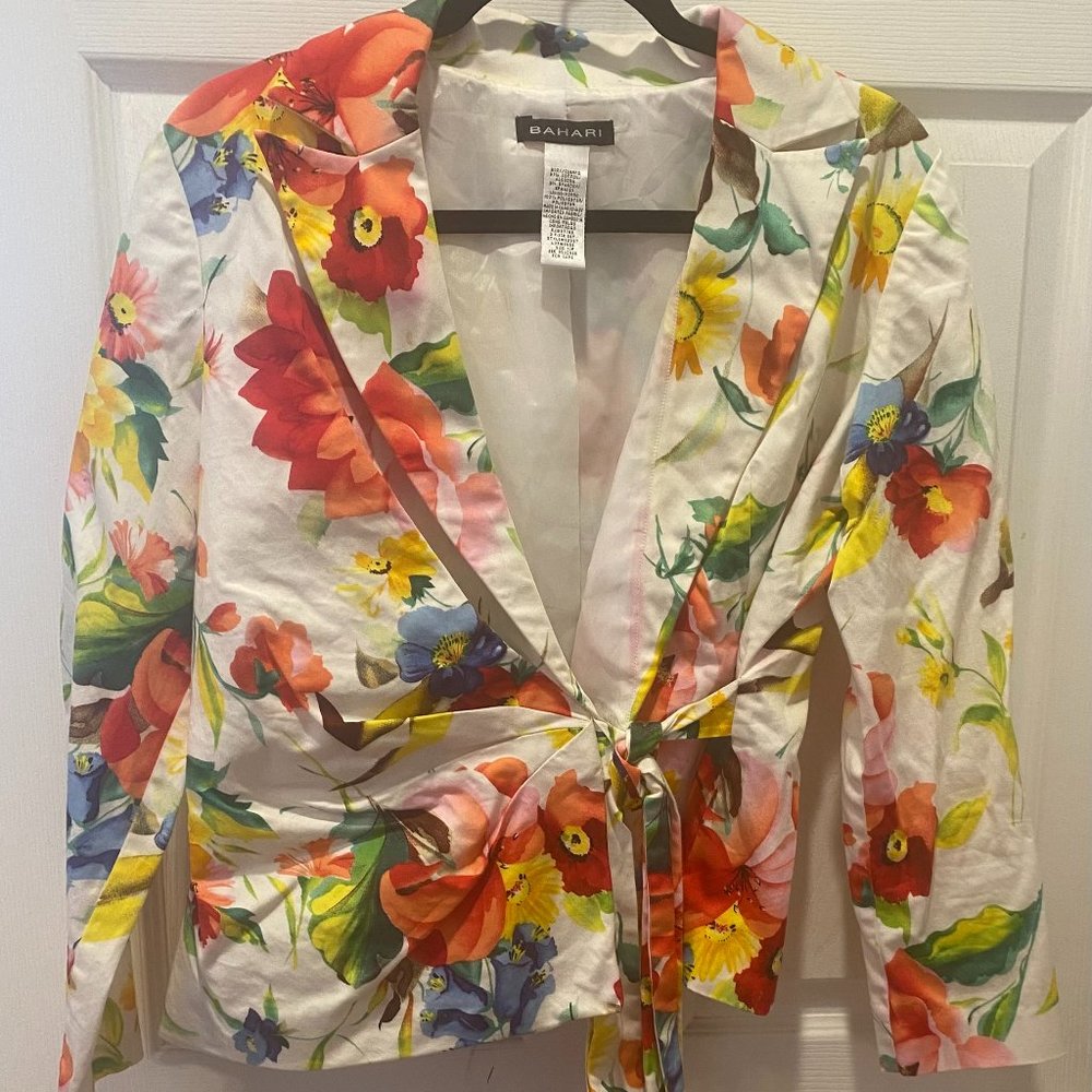 Bahari Women's Floral Wrap Blazer Size 10P #387